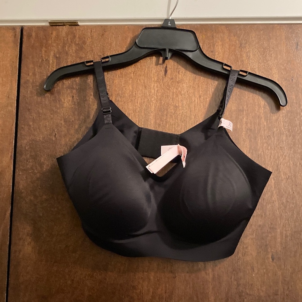 New xl Victoria's Secret Black Seamless Bralette